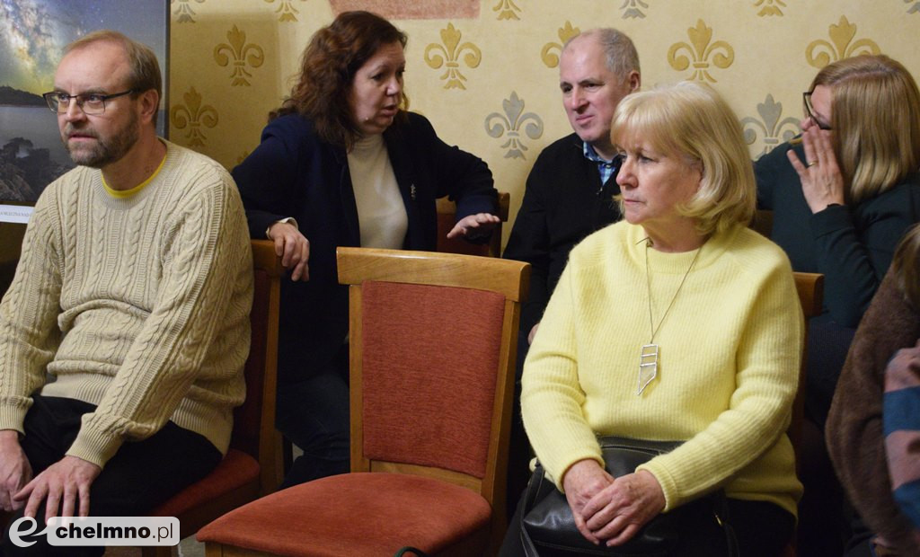 Ciekawe ujęcia nieba na wystawie Krzysztofa Kujawy