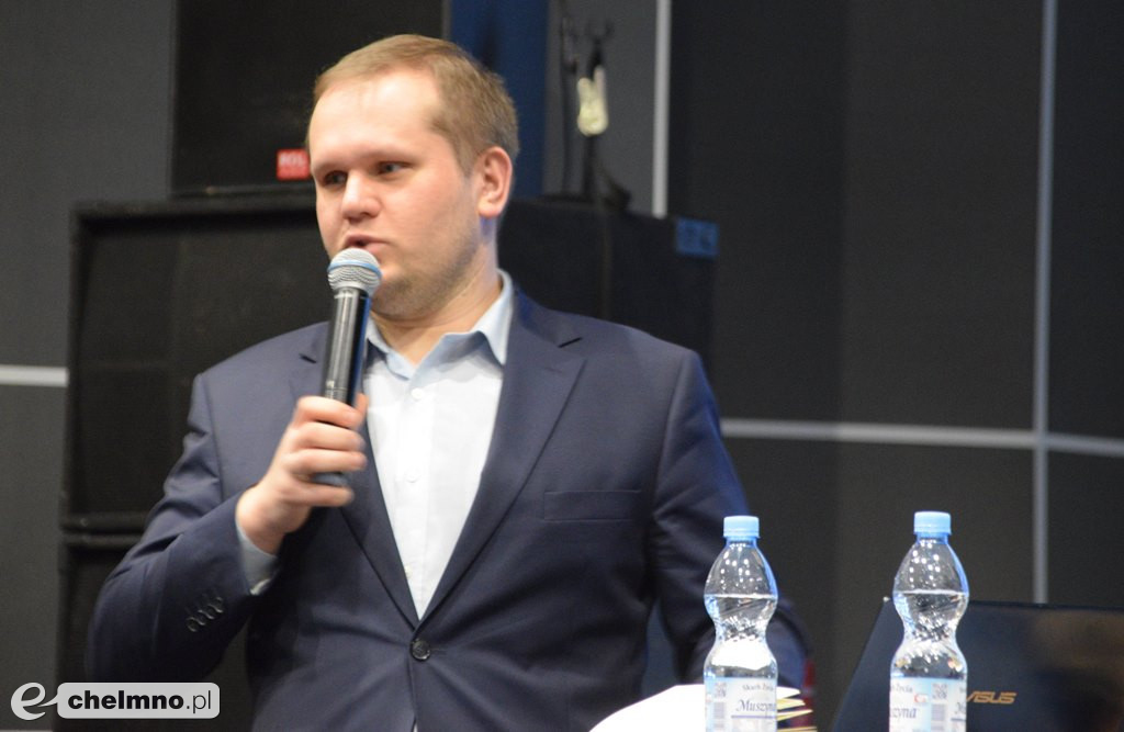 Włodarze Miasta dyskutowali z seniorami w Rondzie