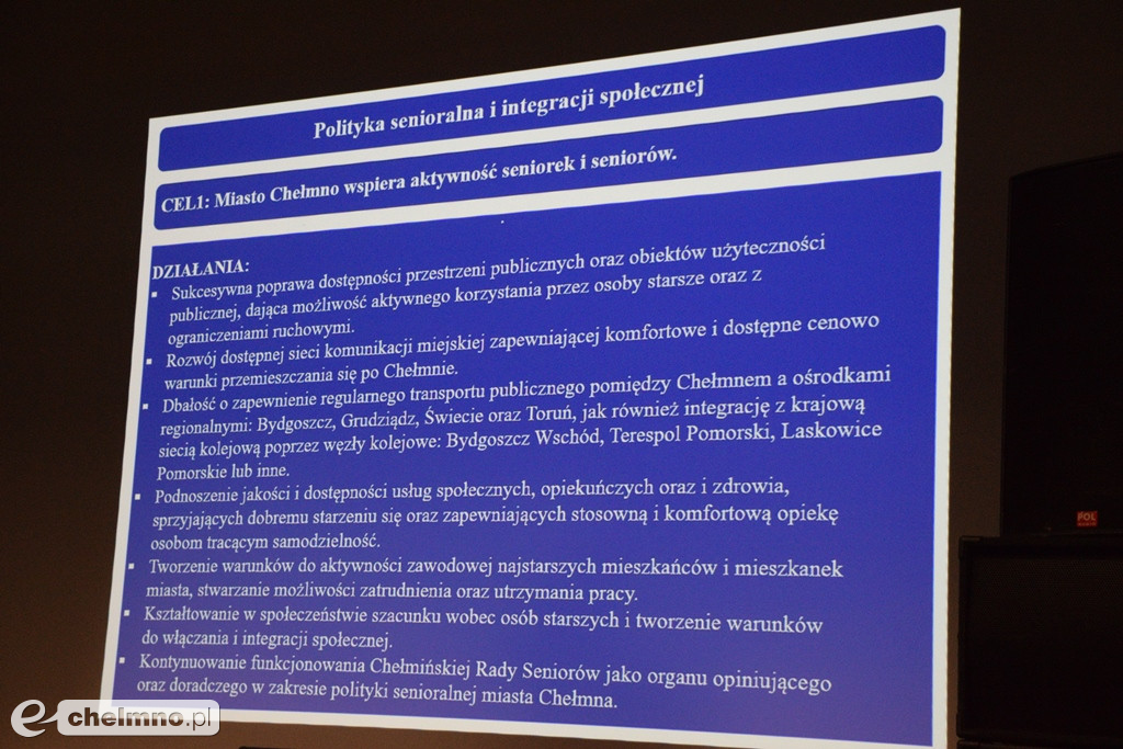 Włodarze Miasta dyskutowali z seniorami w Rondzie