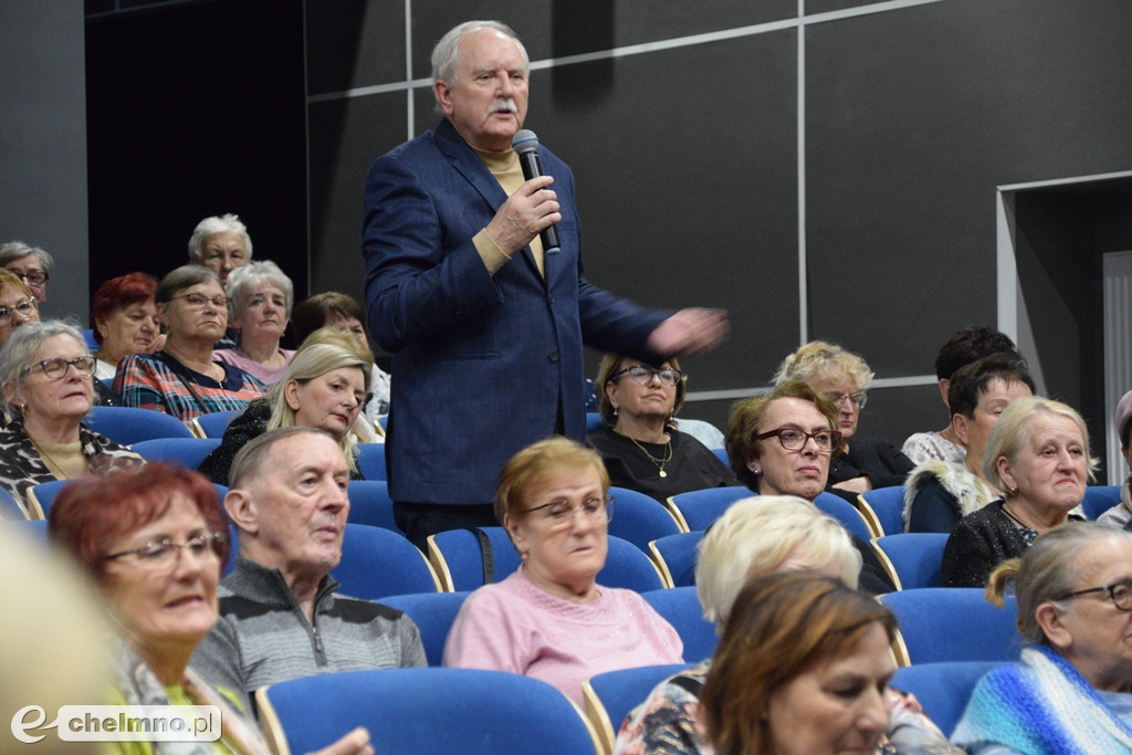 Włodarze Miasta dyskutowali z seniorami w Rondzie