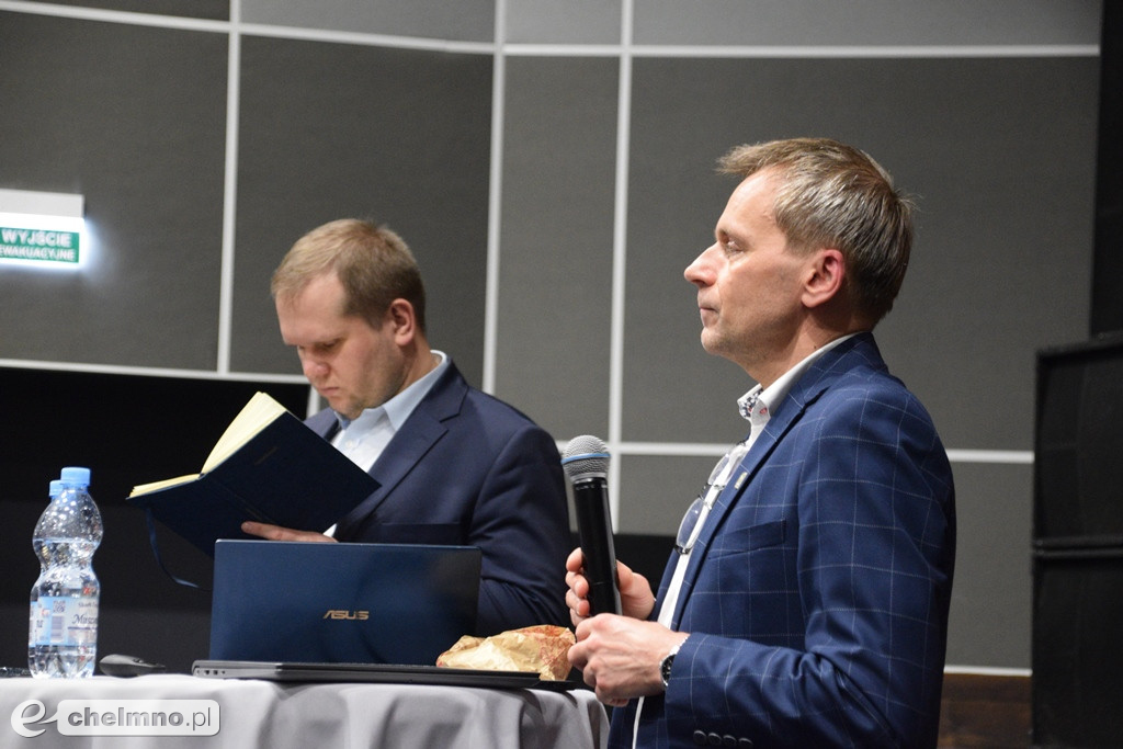 Włodarze Miasta dyskutowali z seniorami w Rondzie
