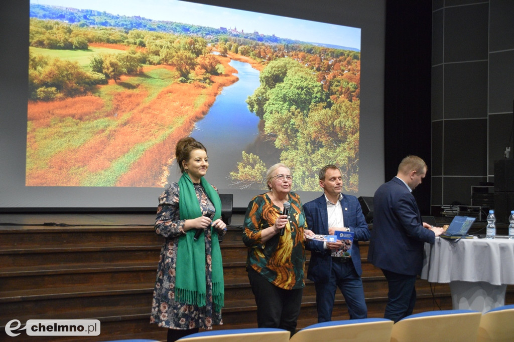 Włodarze Miasta dyskutowali z seniorami w Rondzie