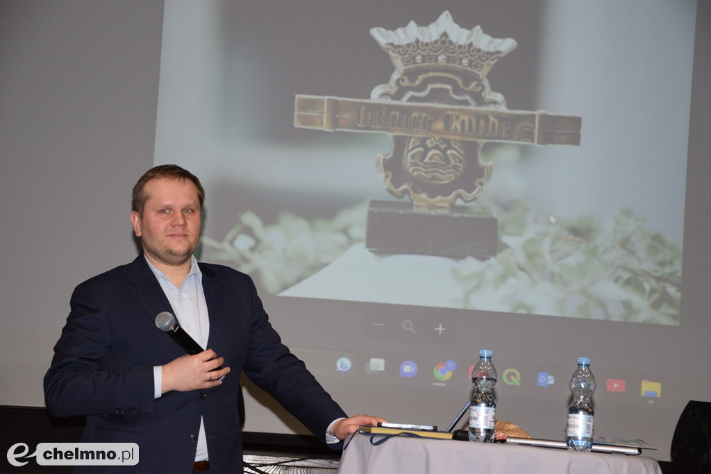Włodarze Miasta dyskutowali z seniorami w Rondzie