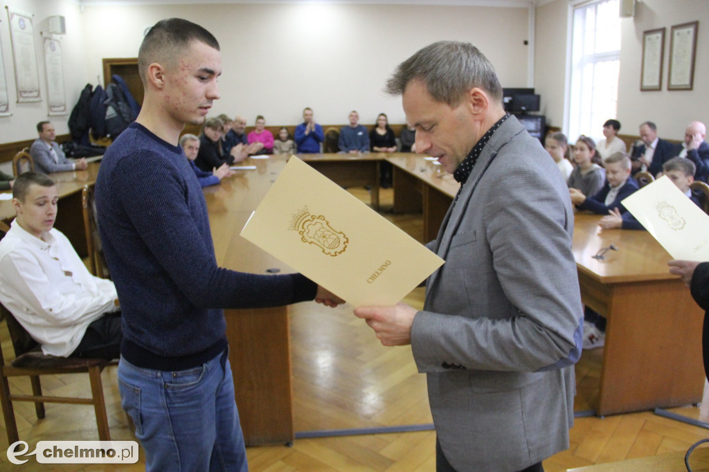 Przyznanie stypendiów w Urzędzie Miasta Chełmna w obiektywie
