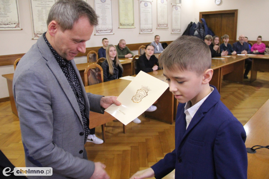 Przyznanie stypendiów w Urzędzie Miasta Chełmna w obiektywie