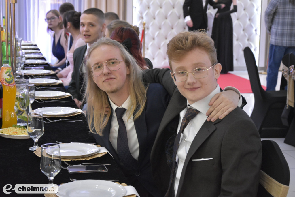 Tak pięknie na Studniówce prezentowali się uczniowie ZS nr 2