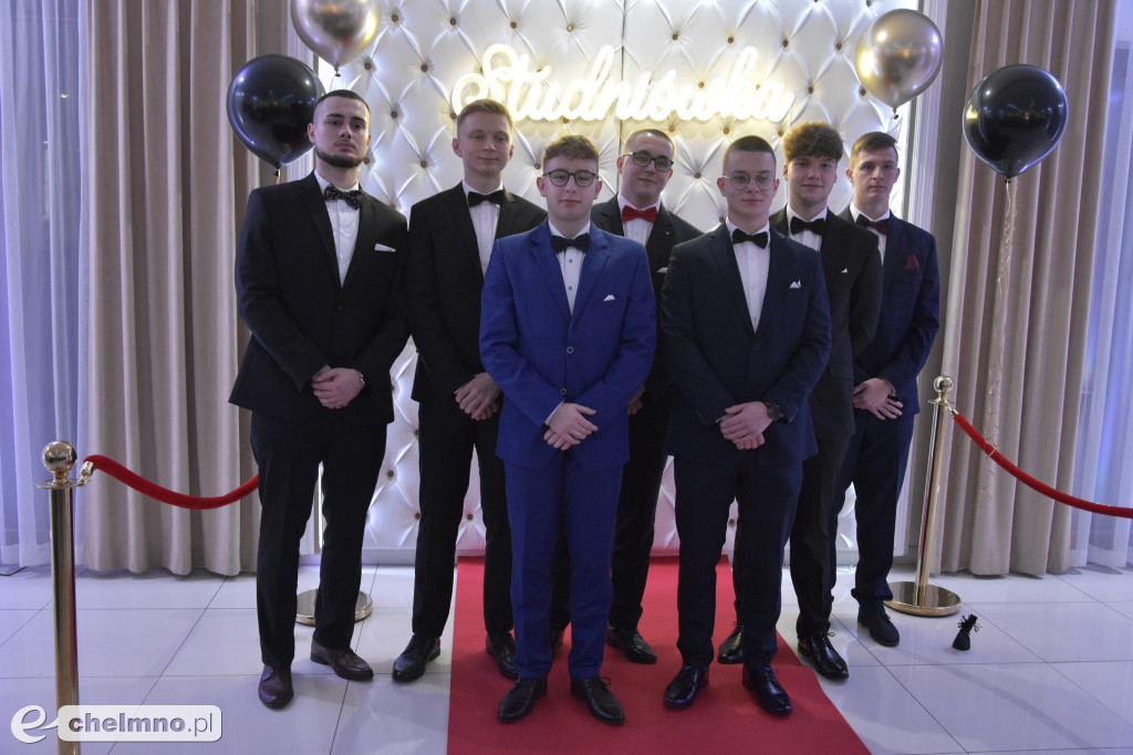 Tak pięknie na Studniówce prezentowali się uczniowie ZS nr 2