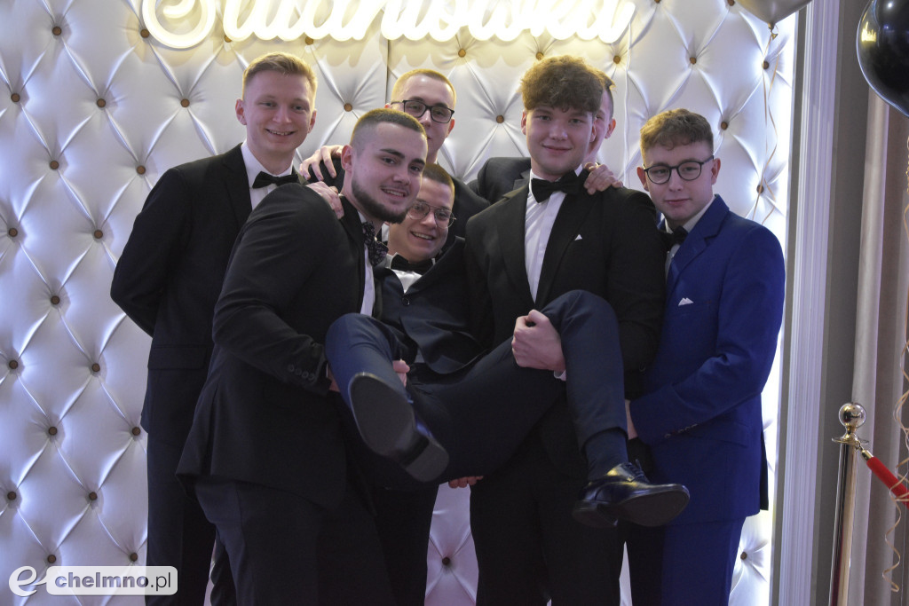 Tak pięknie na Studniówce prezentowali się uczniowie ZS nr 2