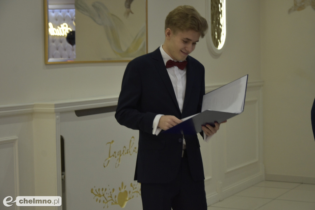 Tak pięknie na Studniówce prezentowali się uczniowie ZS nr 2