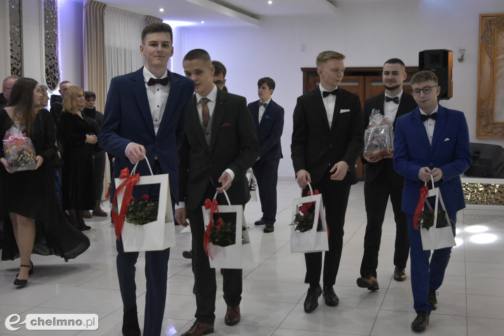 Tak pięknie na Studniówce prezentowali się uczniowie ZS nr 2