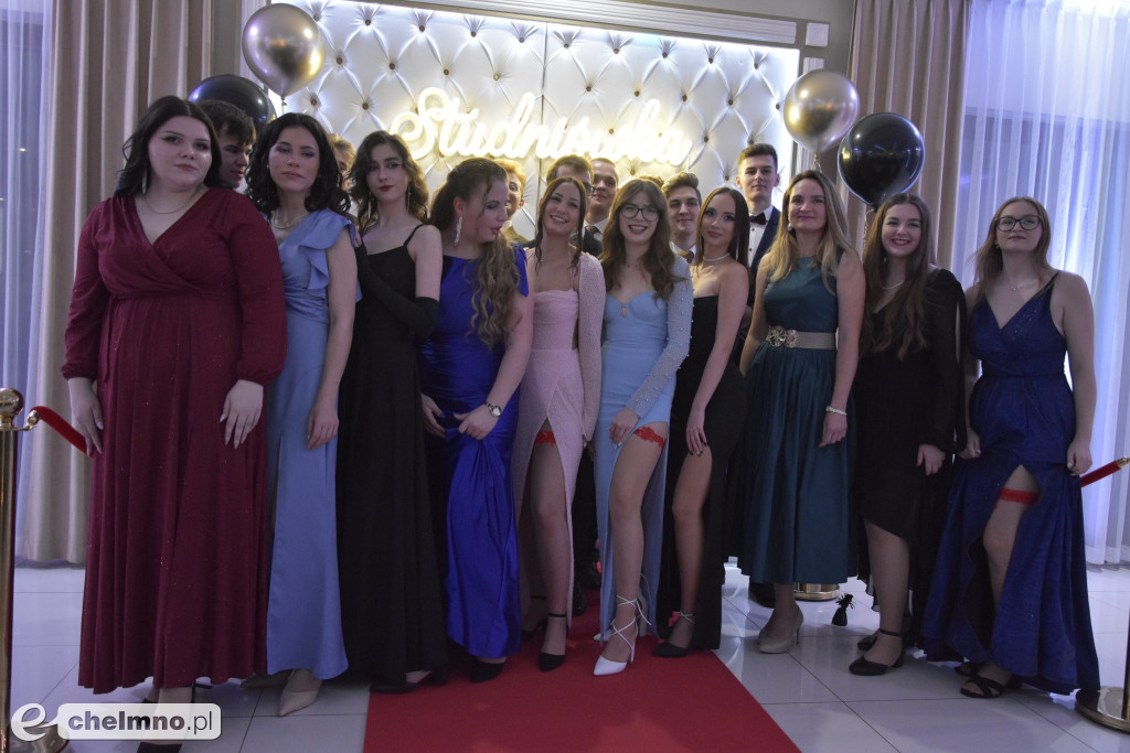 Tak pięknie na Studniówce prezentowali się uczniowie ZS nr 2
