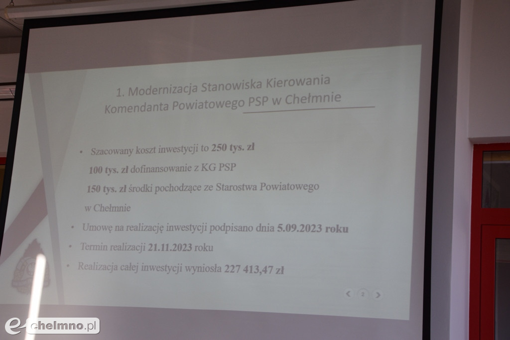 Uroczysta zbiórka z okazji oficjalnego przekazania dwóch pojazdów dla KP PSP w Chełmnie