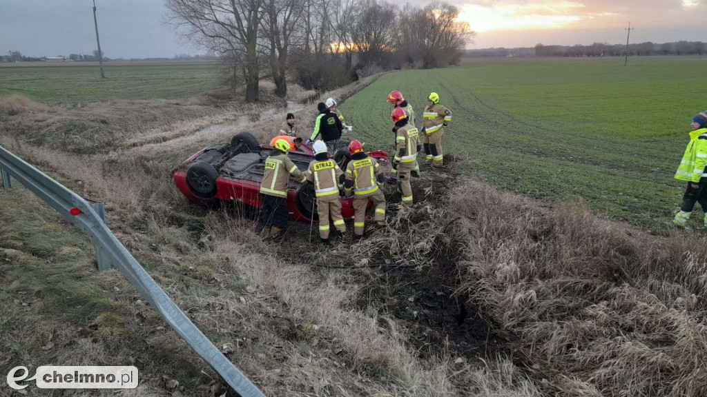 Wywrócił się samochód w Bieńkówce! Zobacz, jak to się skończyło!