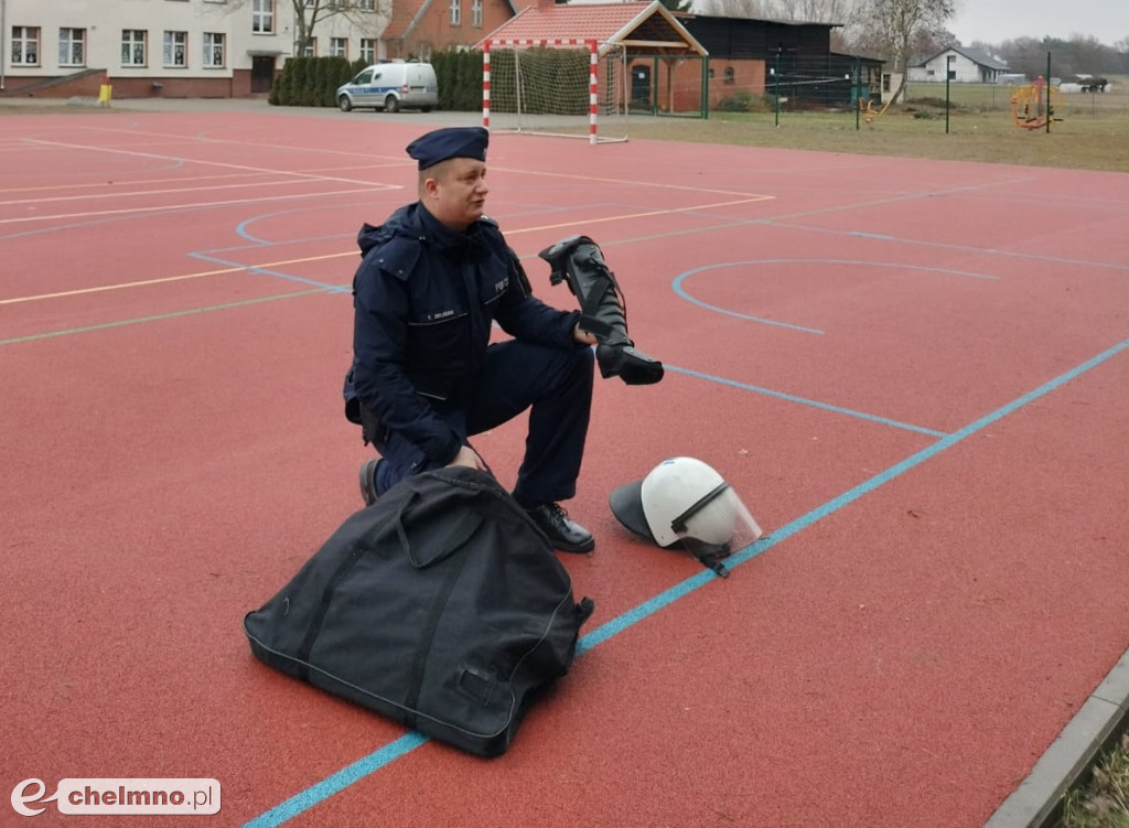 Szkolenie policyjnych psów pod okiem uczniów z Podwieska