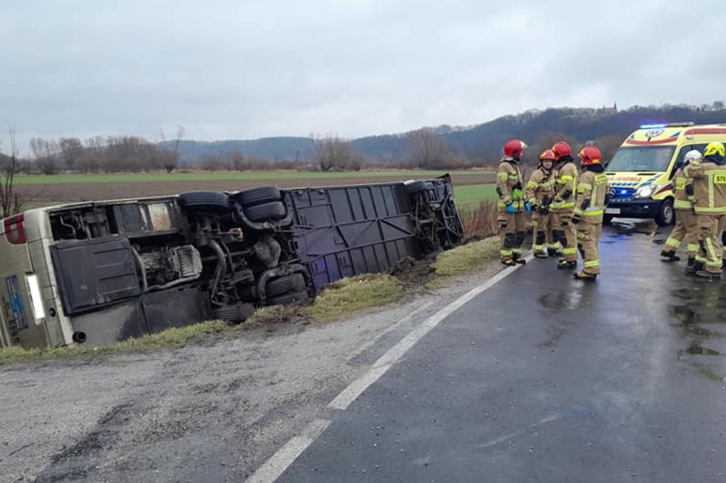 Autobus wpadł do rowu niedaleko Chełmna