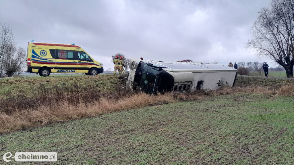Autobus wpadł do rowu niedaleko Chełmna