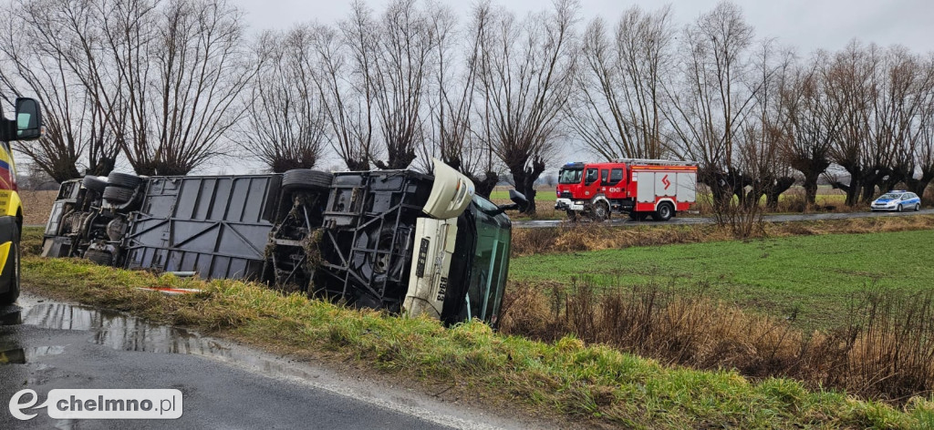 Autobus wpadł do rowu niedaleko Chełmna