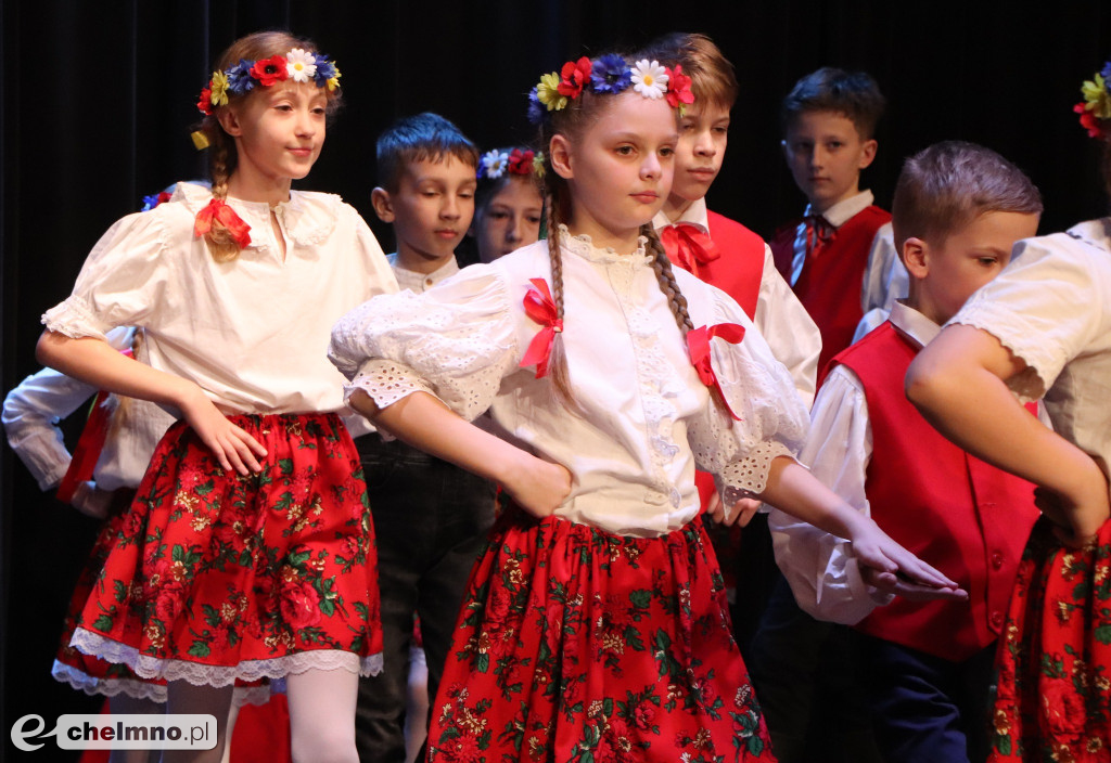 Świętowano Dzień Kobiet z zespołem ludowym