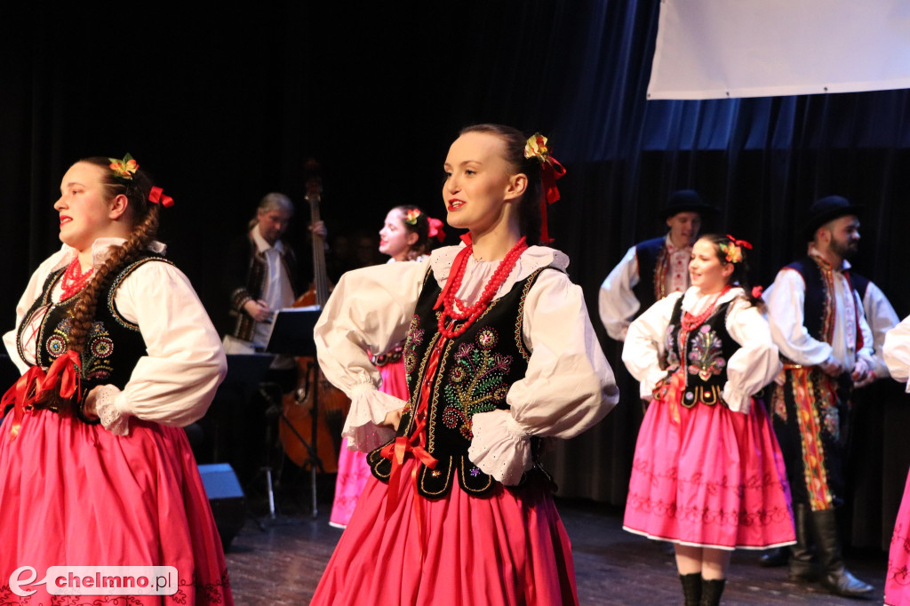 Świętowano Dzień Kobiet z zespołem ludowym