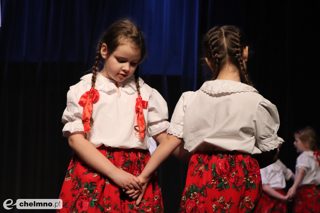 Świętowano Dzień Kobiet z zespołem ludowym