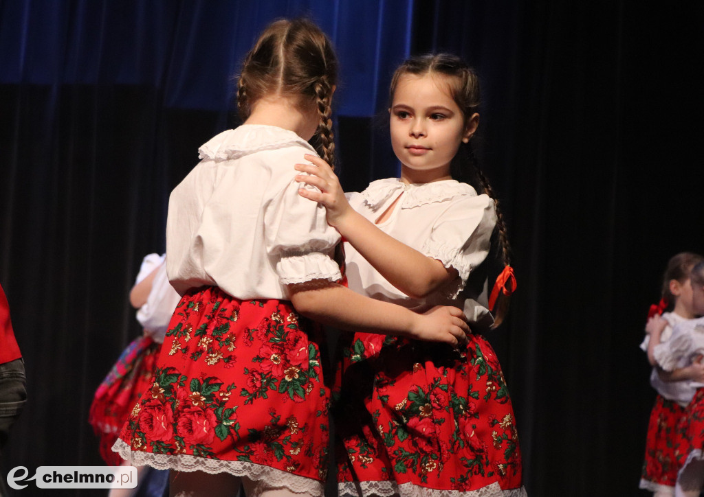 Świętowano Dzień Kobiet z zespołem ludowym