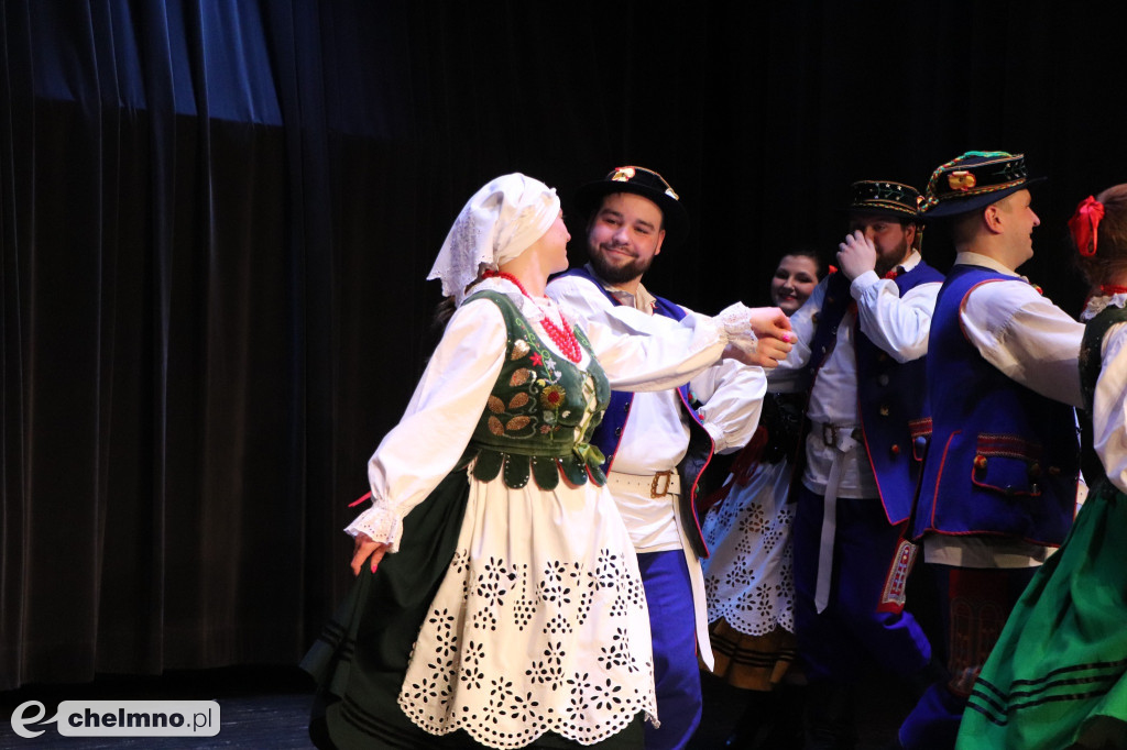 Świętowano Dzień Kobiet z zespołem ludowym