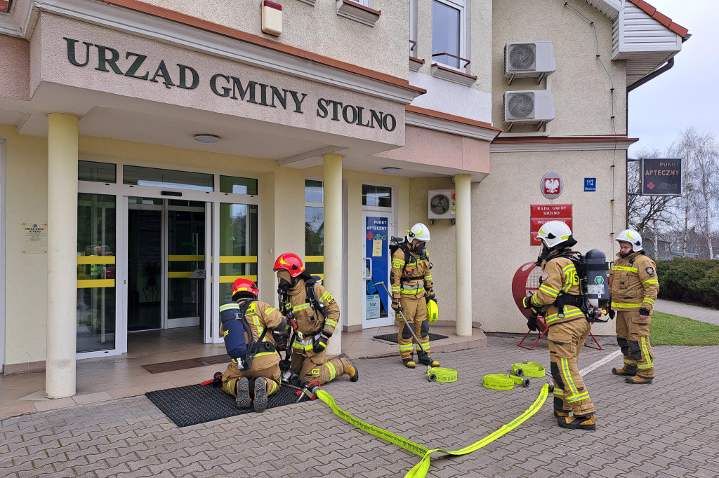 Zaginiona osoba w pożarze Urzędu Gminy Stolno. Czy wszyscy wyszli cało?