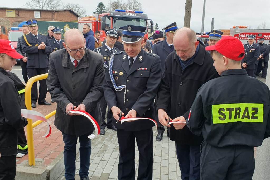 Uroczyste otwarcie wyremontowanej remizy w Unisławiu