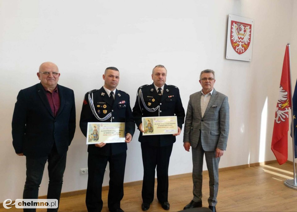 Podpisanie umów w sprawie przekazania przez Powiat Chełmiński...