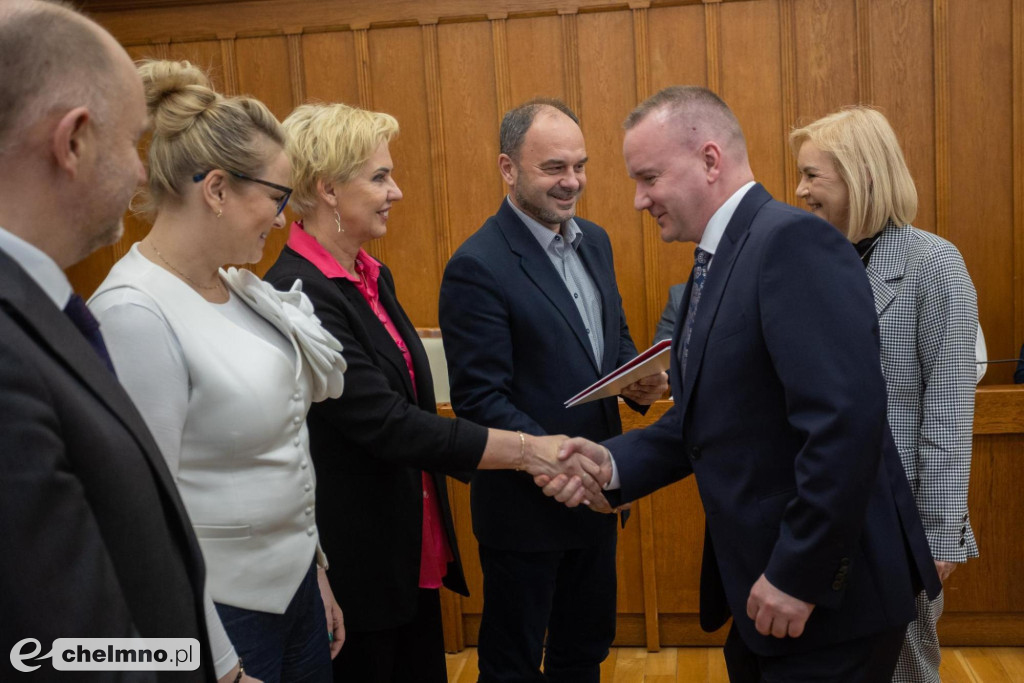 Środki unijne na politykę społeczną, biznes i innowacje