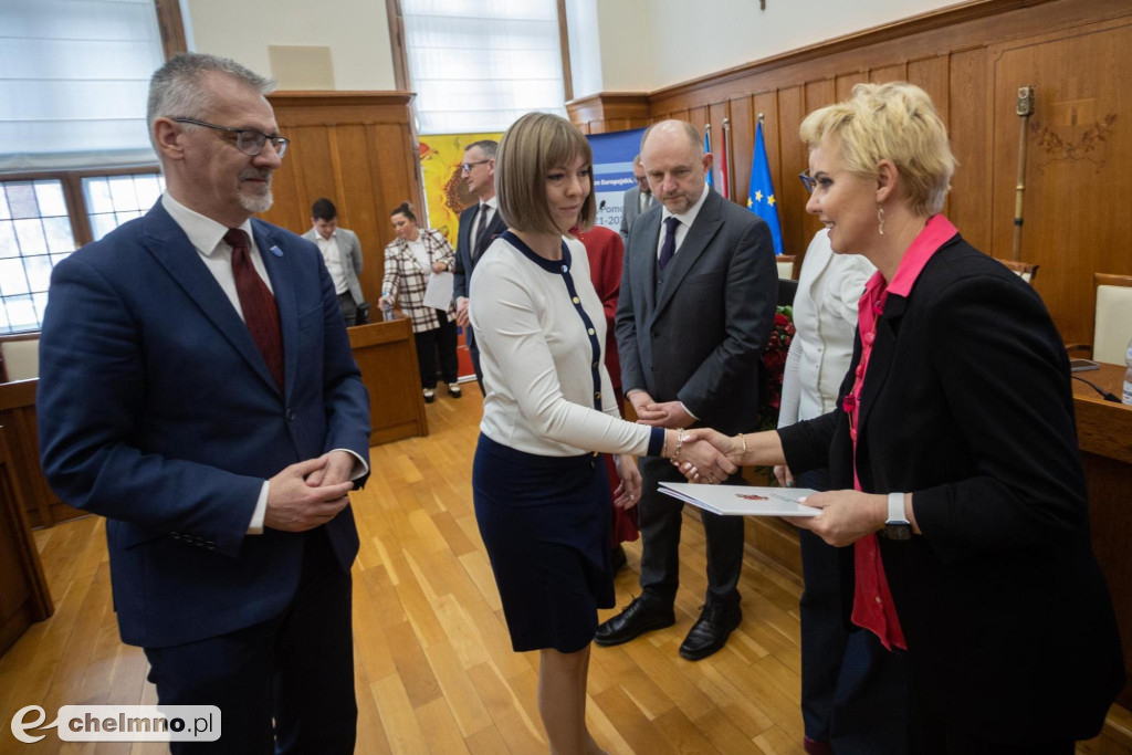 Środki unijne na politykę społeczną, biznes i innowacje