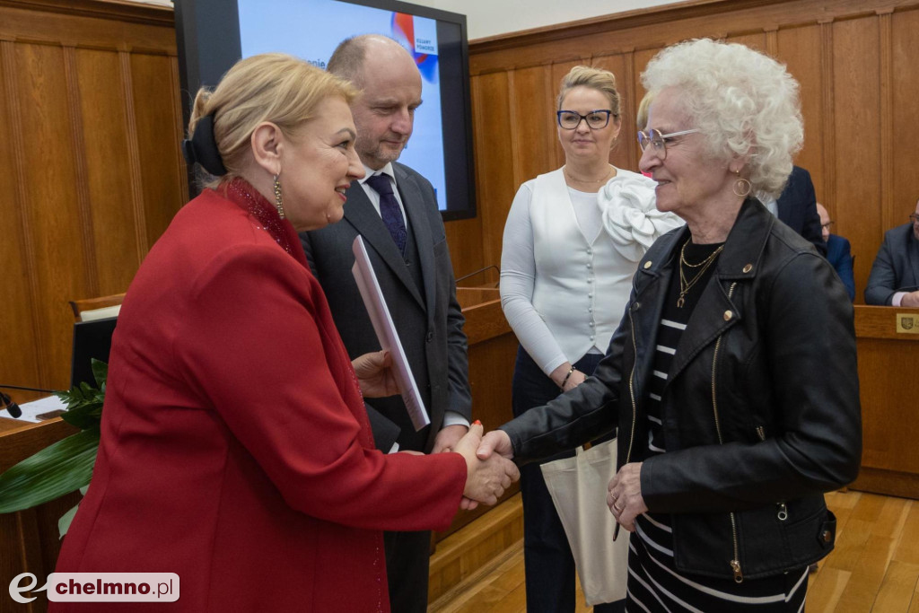 Środki unijne na politykę społeczną, biznes i innowacje