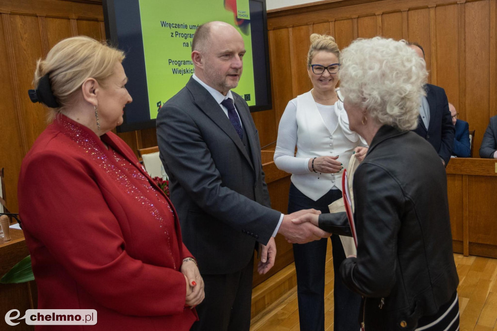 Środki unijne na politykę społeczną, biznes i innowacje