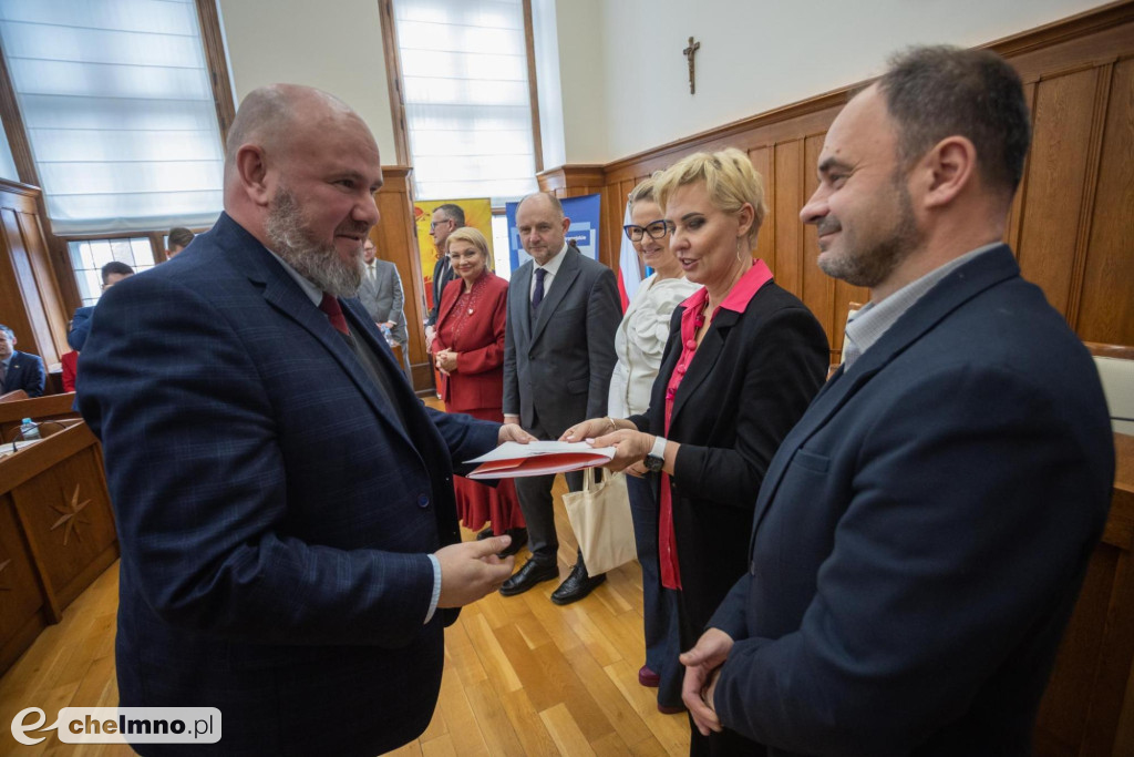 Środki unijne na politykę społeczną, biznes i innowacje