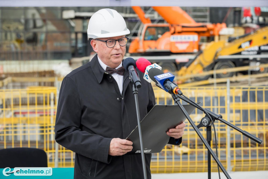 Akt erekcyjny pod rozbudowę Opery Nova