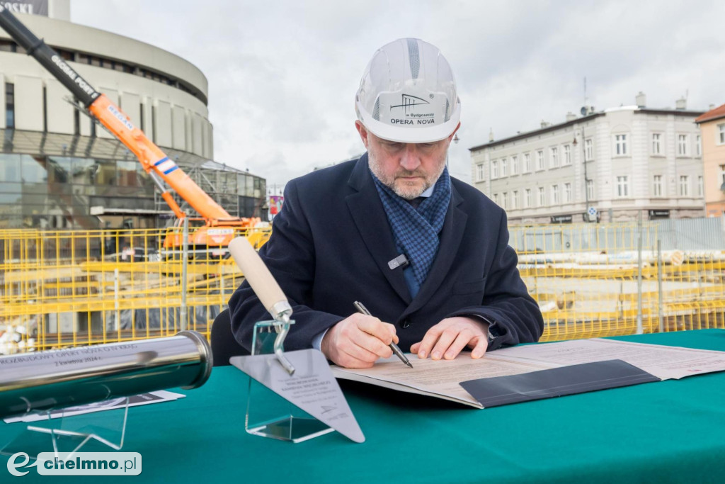 Akt erekcyjny pod rozbudowę Opery Nova