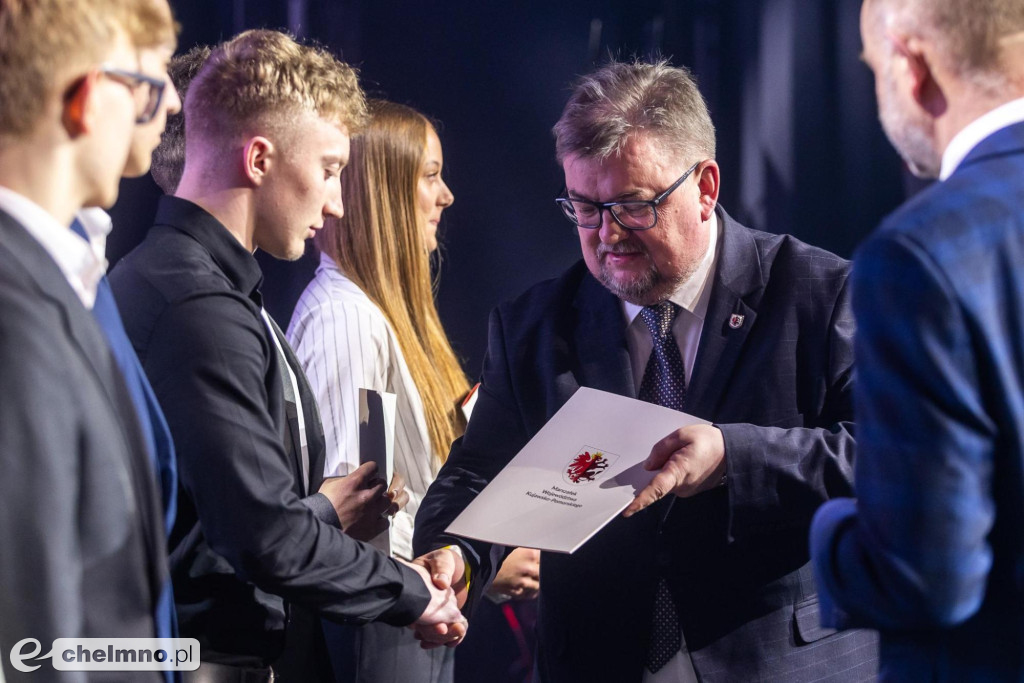 Najlepsi sportowcy z marszałkowskimi stypendiami