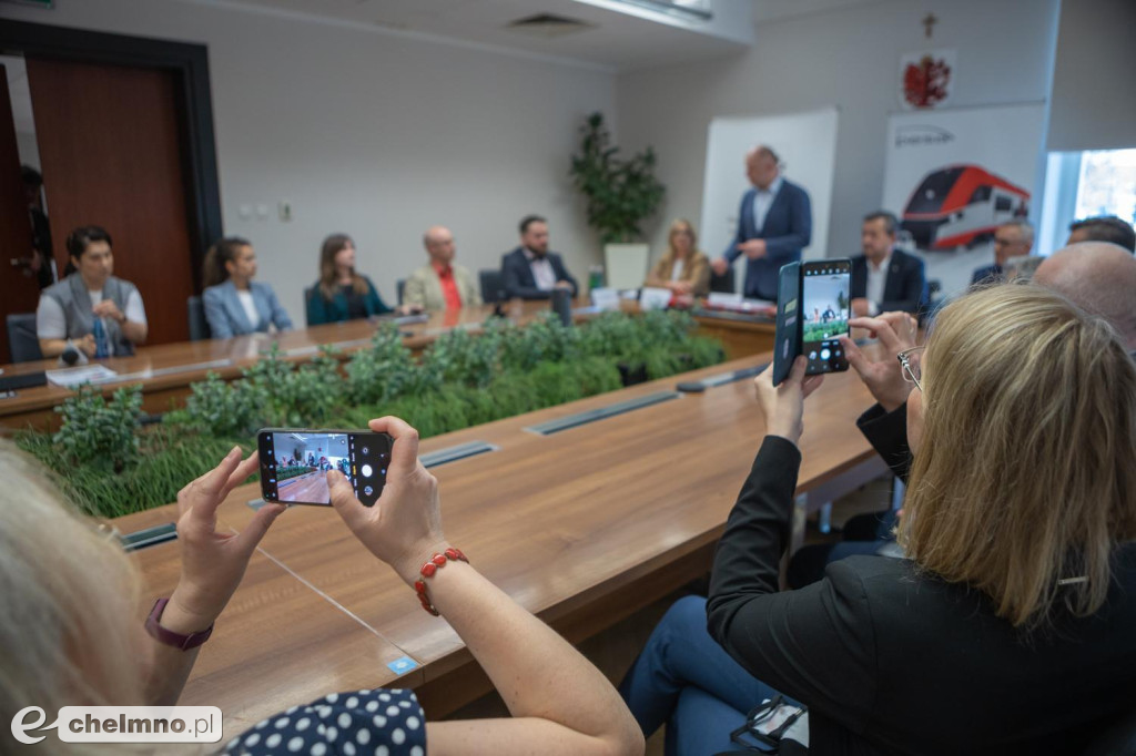 Nowe pociągi i zintegrowana komunikacja publiczna