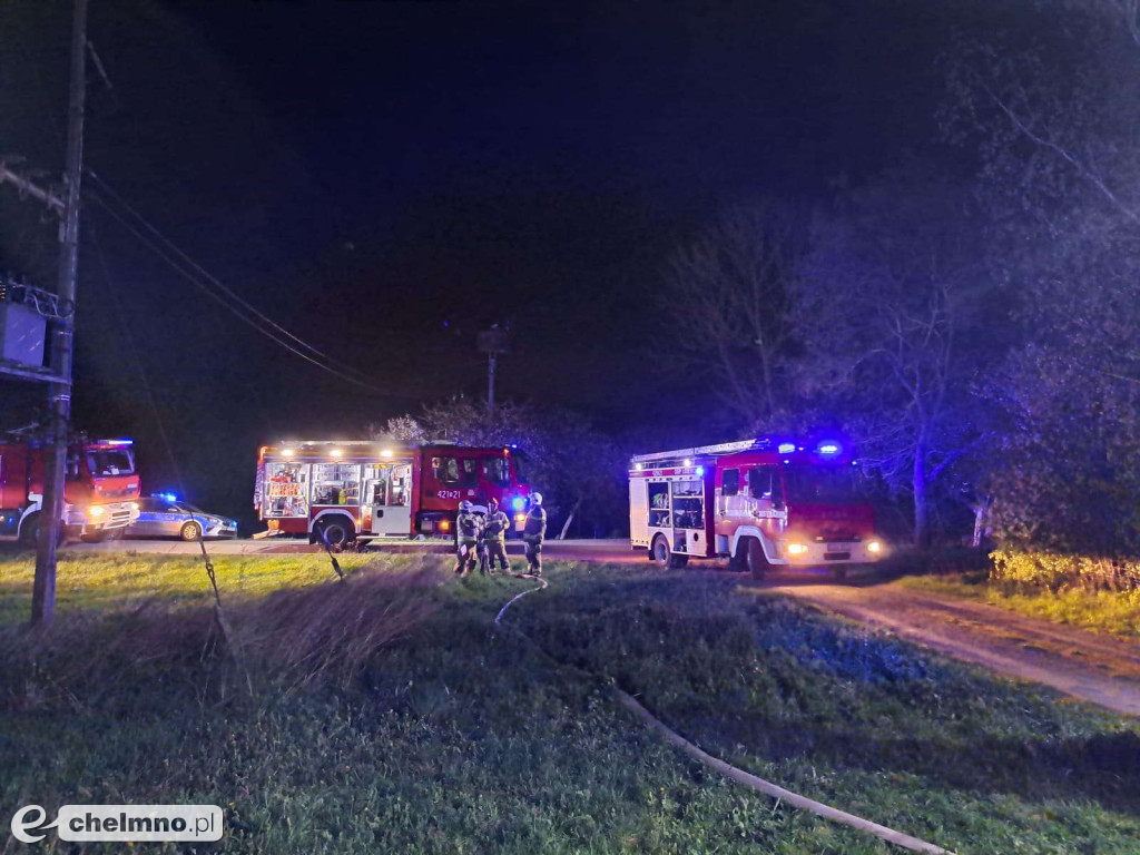 Pożar budynku mieszkalnego w Pilewicach. Rodzina straciła dach nad głową