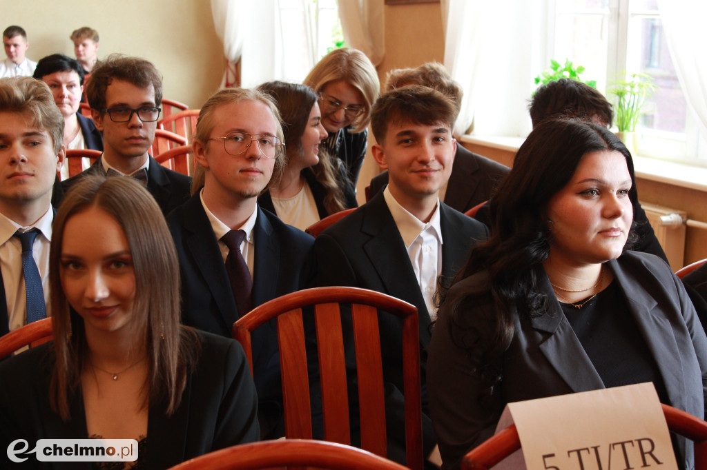 Pożegnanie uczniów klas maturalnych w ZS nr 2 w Chełmnie