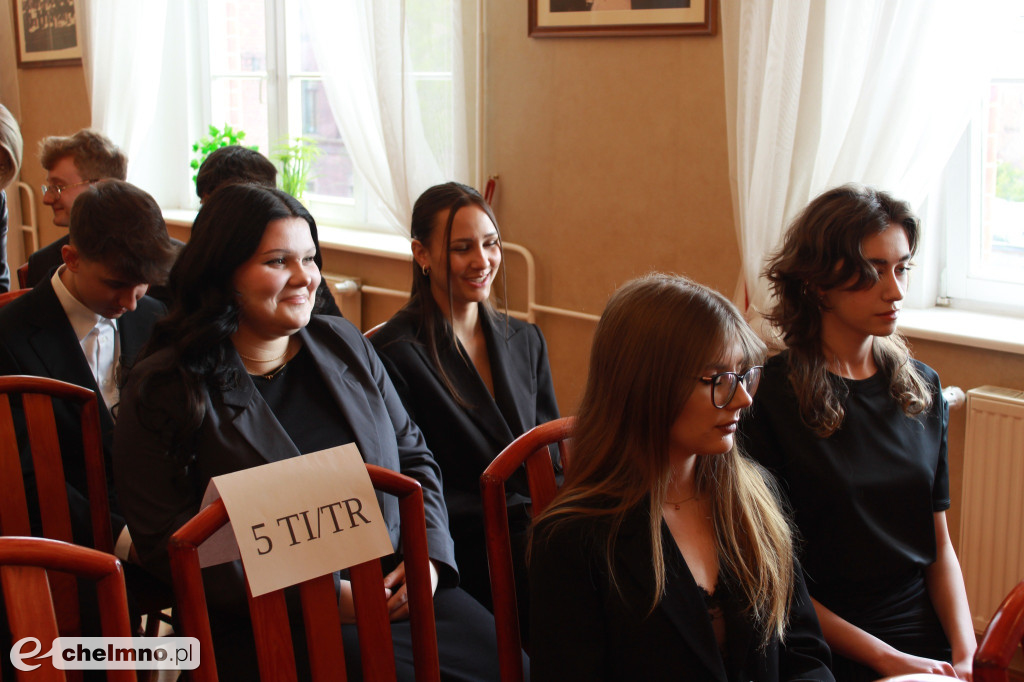 Pożegnanie uczniów klas maturalnych w ZS nr 2 w Chełmnie