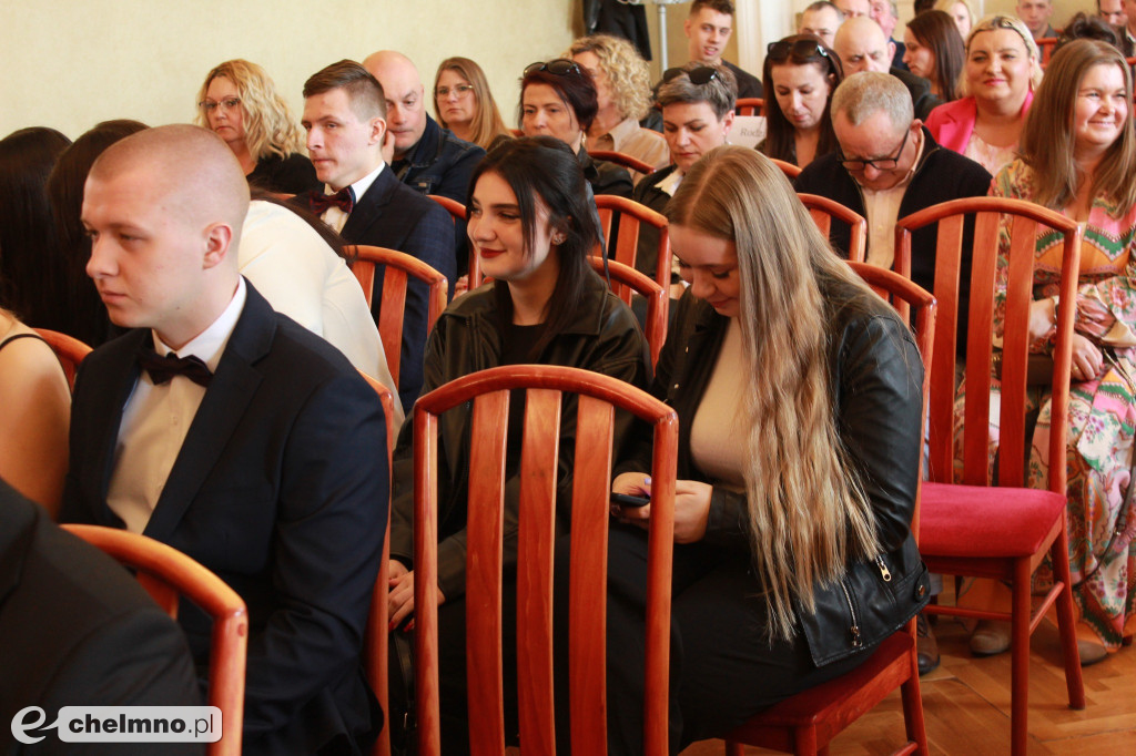 Pożegnanie uczniów klas maturalnych w ZS nr 2 w Chełmnie