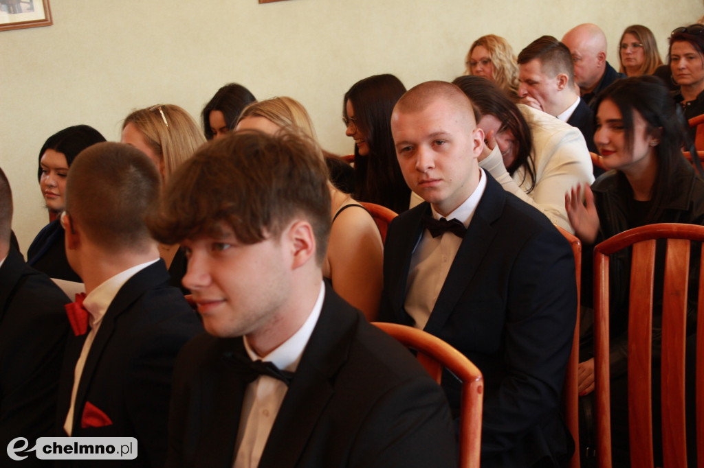 Pożegnanie uczniów klas maturalnych w ZS nr 2 w Chełmnie
