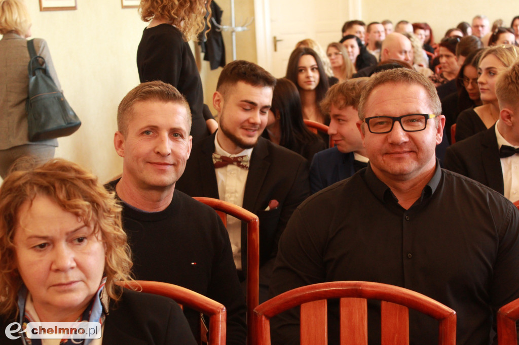 Pożegnanie uczniów klas maturalnych w ZS nr 2 w Chełmnie