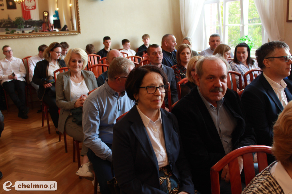 Pożegnanie uczniów klas maturalnych w ZS nr 2 w Chełmnie