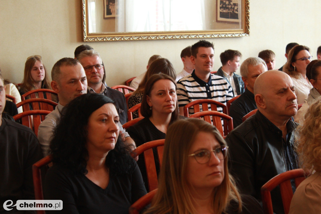 Pożegnanie uczniów klas maturalnych w ZS nr 2 w Chełmnie