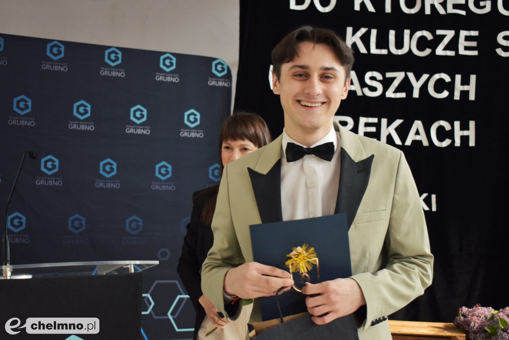 Wzruszające zakończenie roku absolwentów ZS CKZ w Grubnie