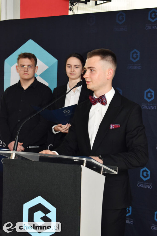 Wzruszające zakończenie roku absolwentów ZS CKZ w Grubnie
