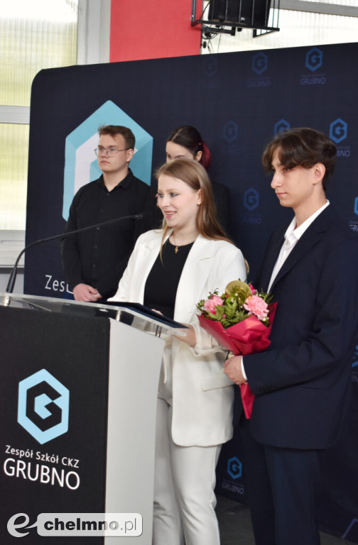 Wzruszające zakończenie roku absolwentów ZS CKZ w Grubnie