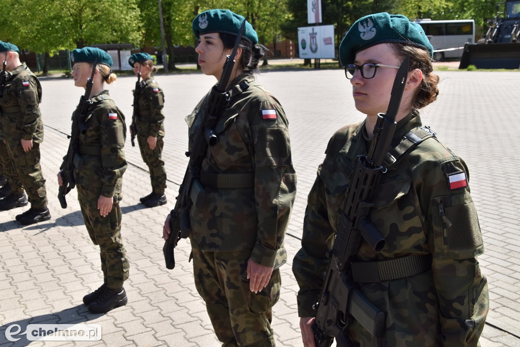 Przysięga wojskowa żołnierzy Dobrowolnej Zasadniczej Służby Wojskowej